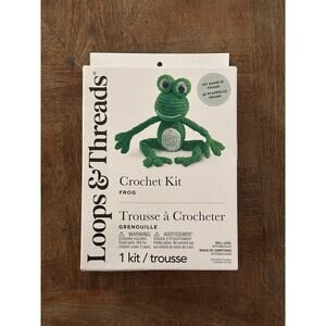 Loops & Threads Crochet Kit – “Frank the Frog” | New in Box | Intermediate